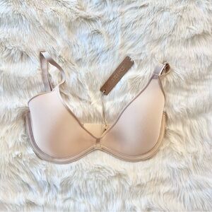 NWT Skims Weightless Scoop Bra in Sand